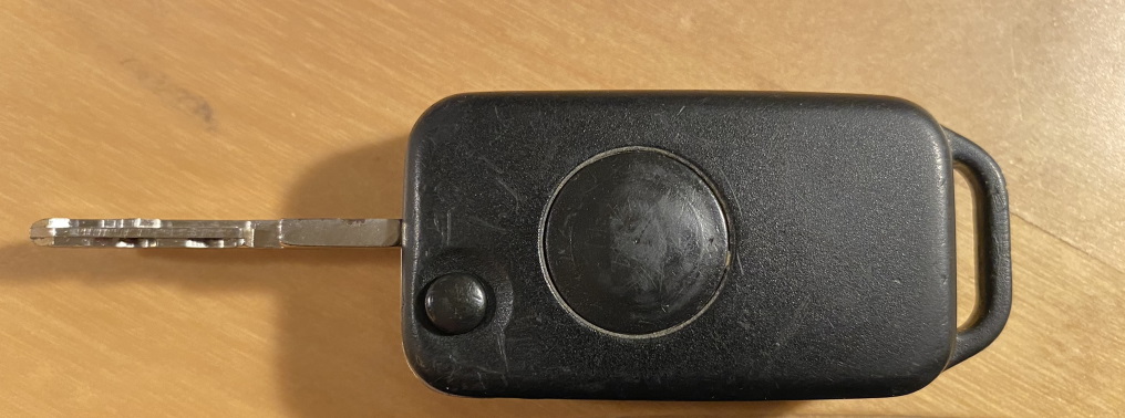 Fixing a broken key fob with single button IR for W140